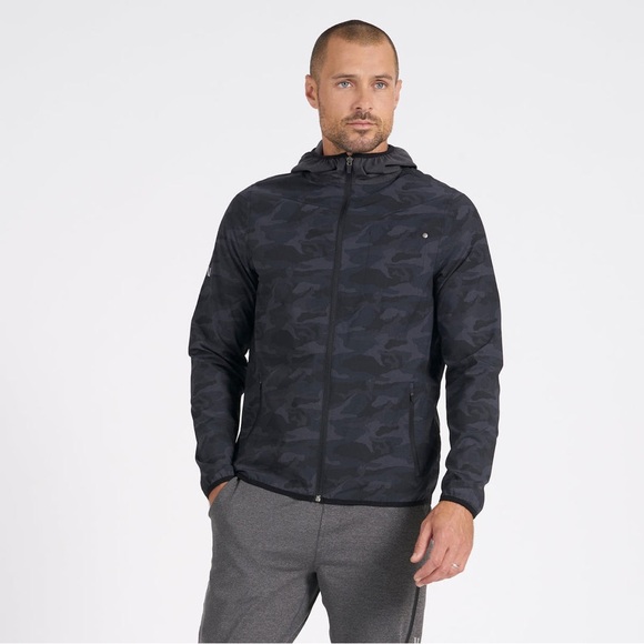 Vuori Men's Outdoor Trainer Shell Lightweight Jacket In Camo | Size M - Picture 1 of 12